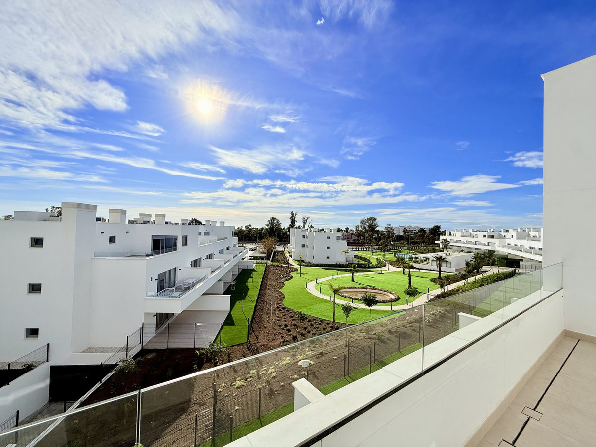 4 Bedroom Apartment for Sale in Estepona