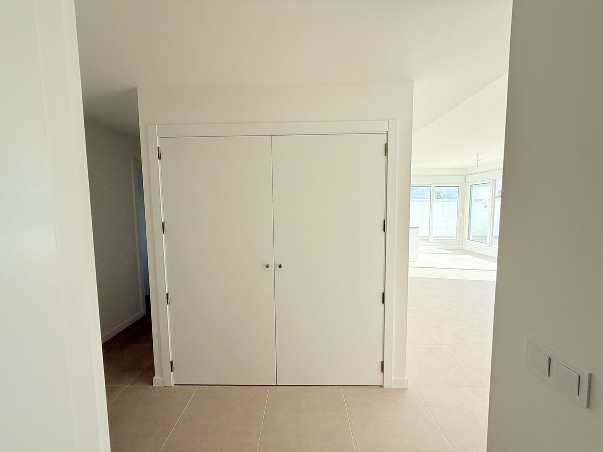 4 Bedroom Apartment for Sale in Estepona — 5