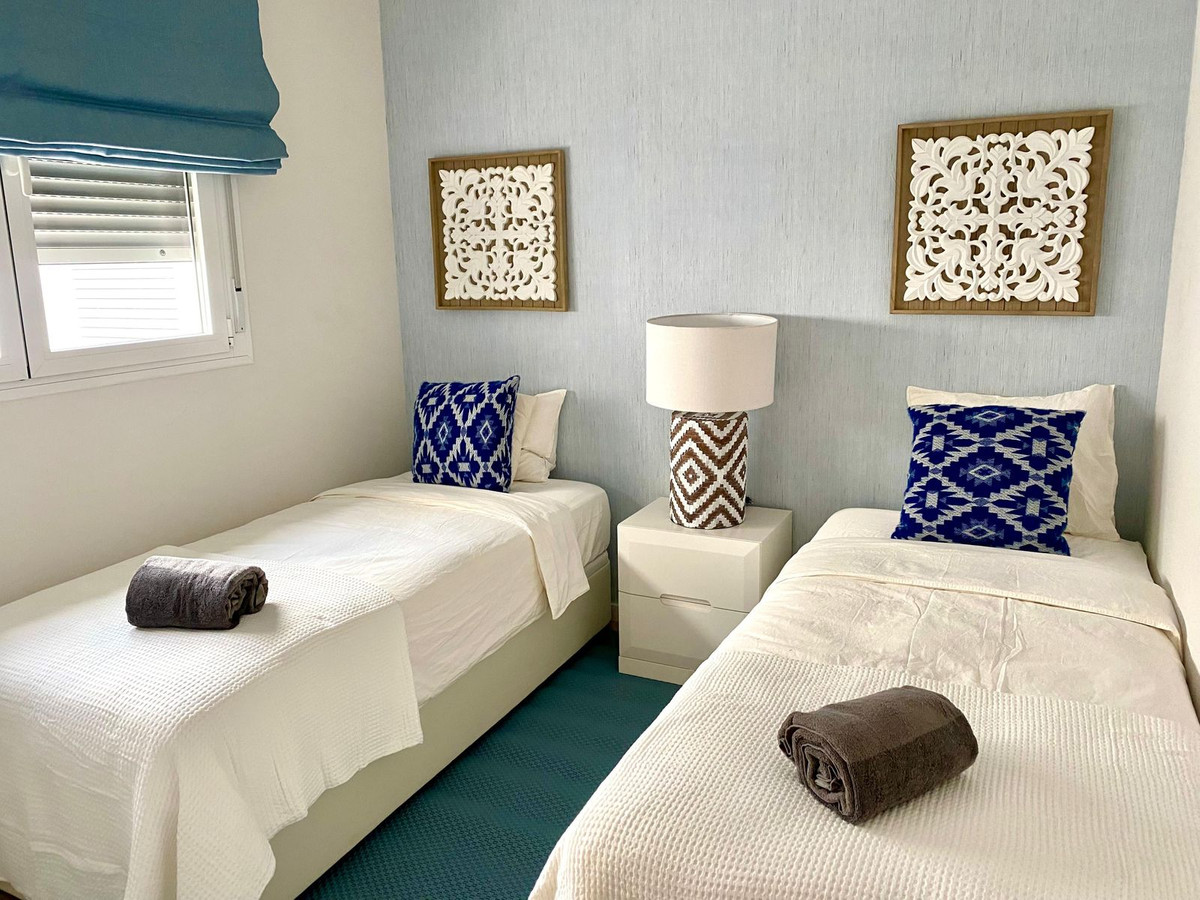 3 Bedroom Apartment for Sale in Nueva Andalucía — 4