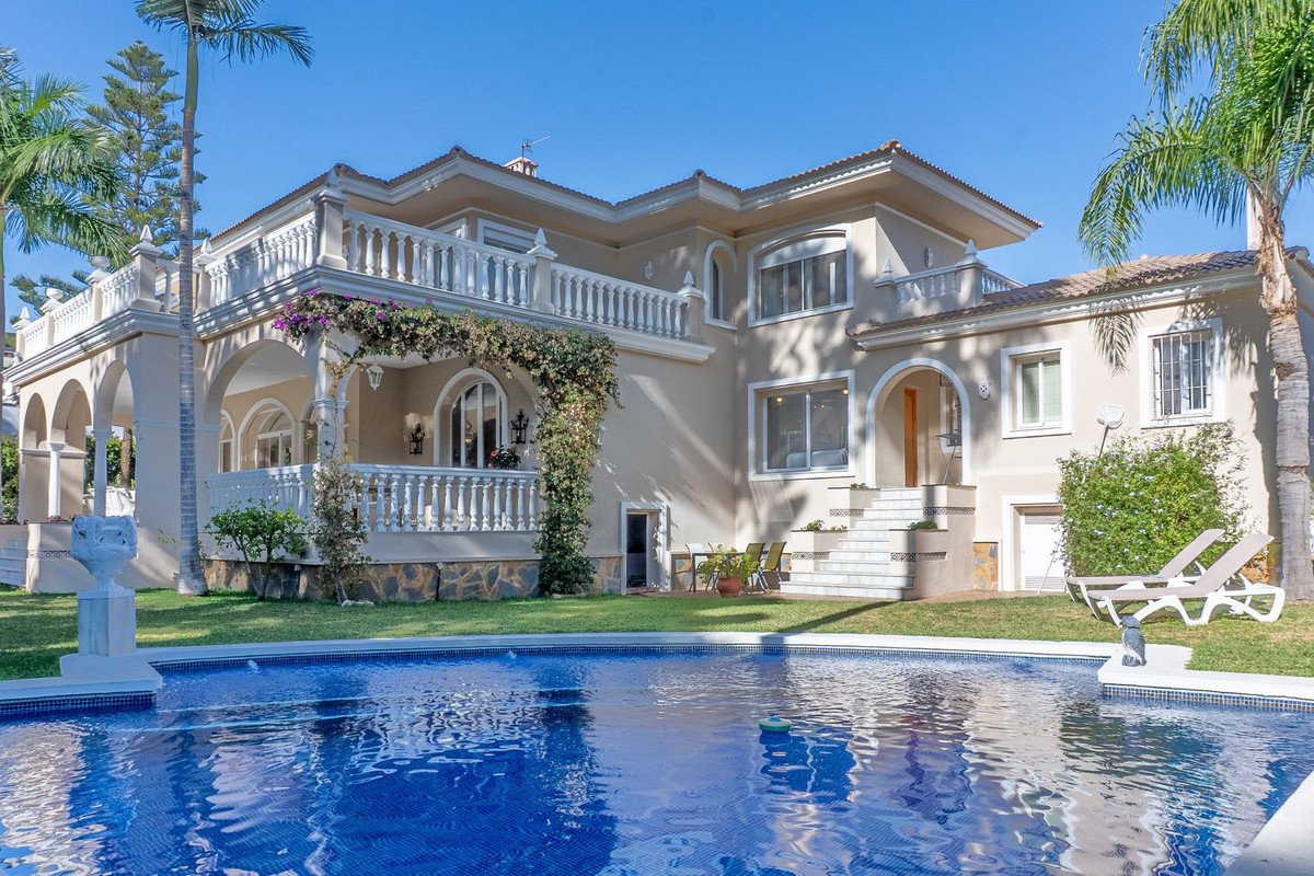 5 Bedroom Villa for Sale in New Golden Mile — 3