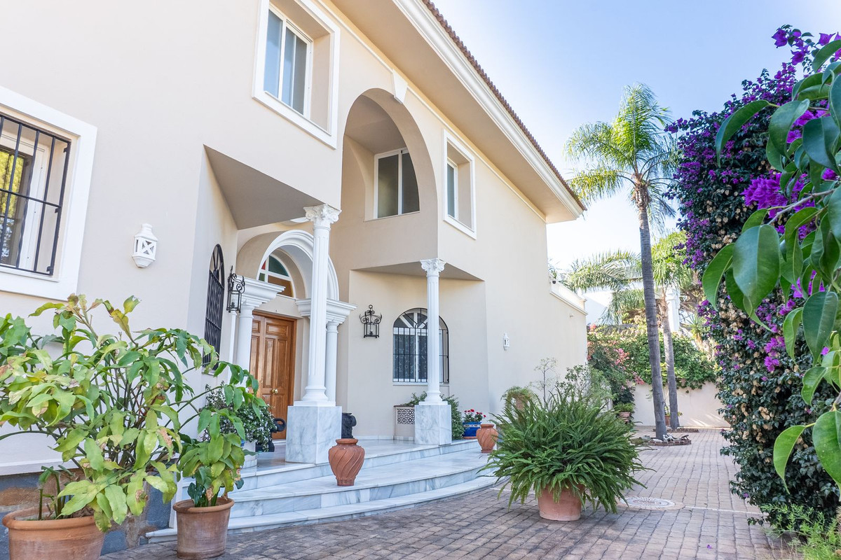 5 Bedroom Villa for Sale in New Golden Mile — 4