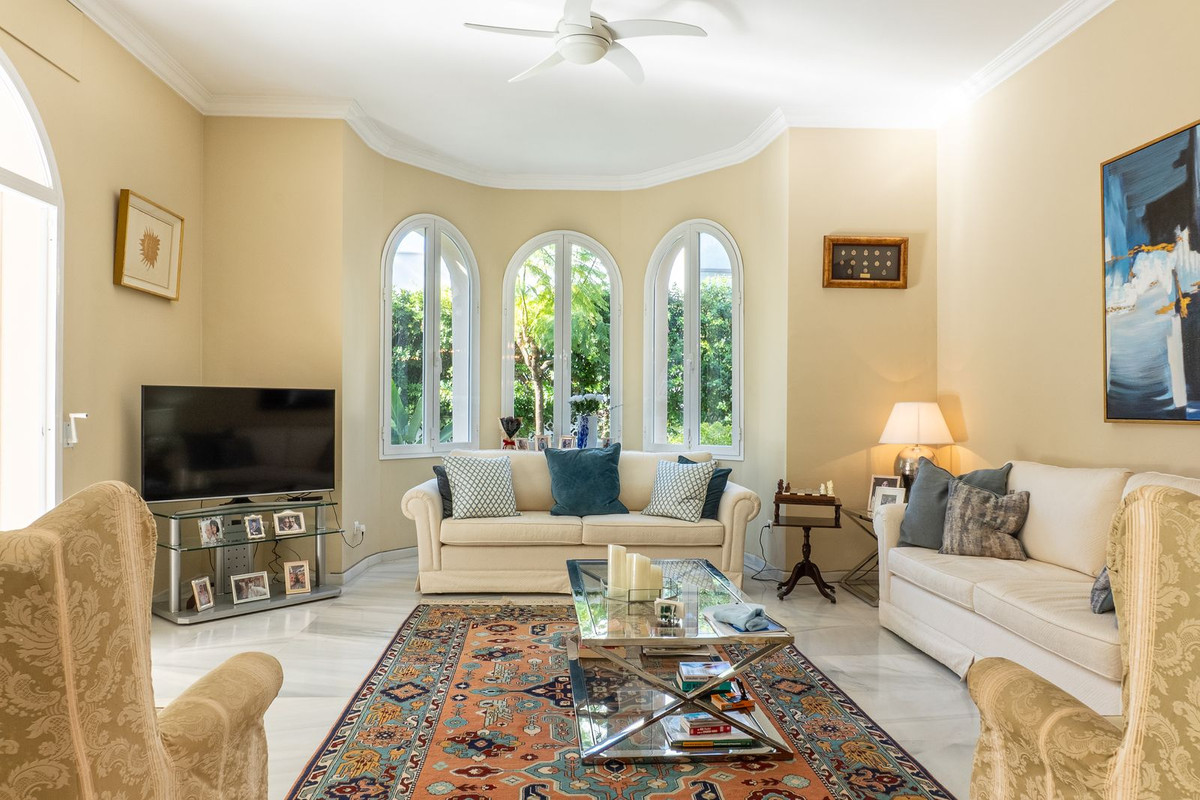 5 Bedroom Villa for Sale in New Golden Mile — 7