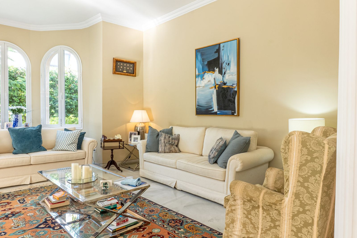 5 Bedroom Villa for Sale in New Golden Mile — 8