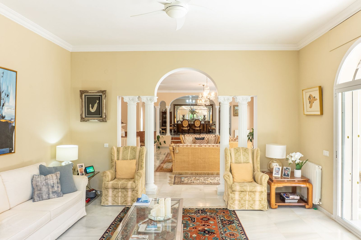 5 Bedroom Villa for Sale in New Golden Mile — 9
