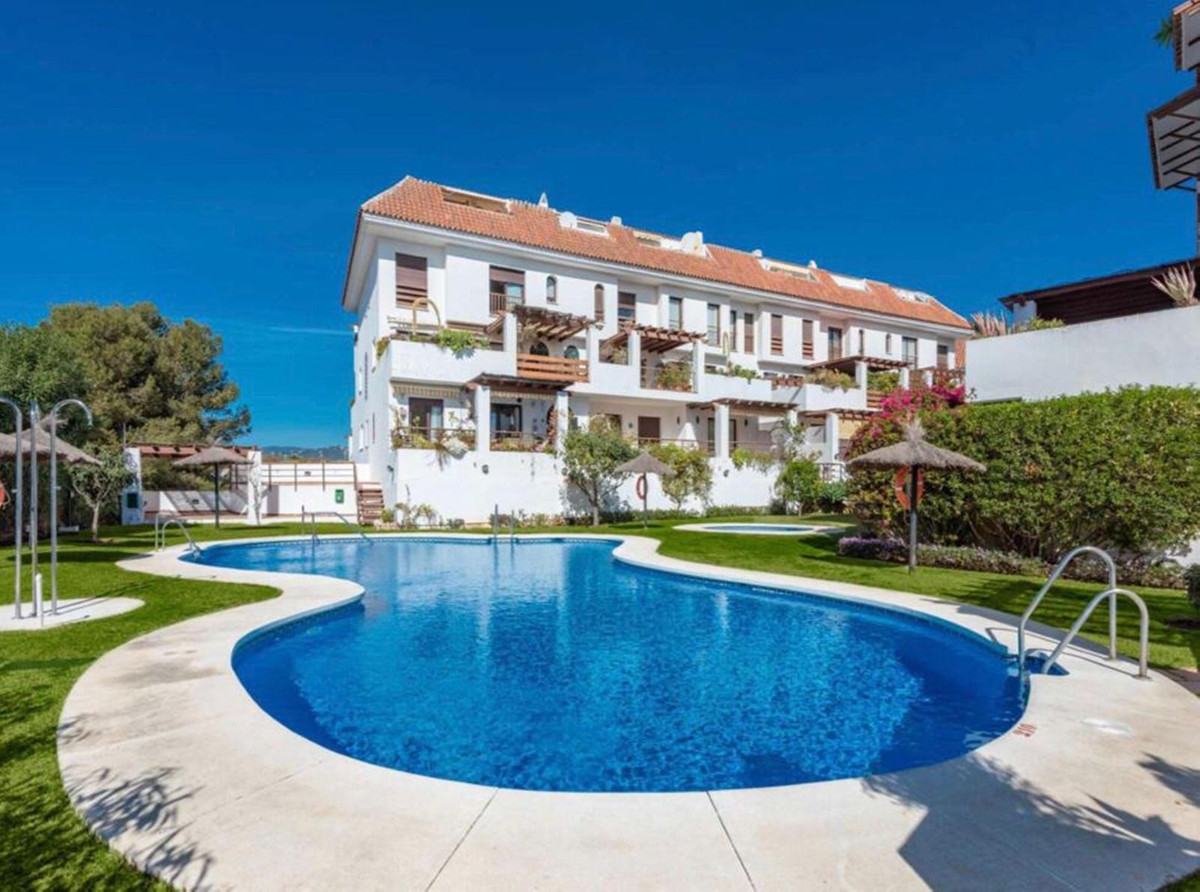 2 Bedroom Apartment for Sale in Marbella — view 3