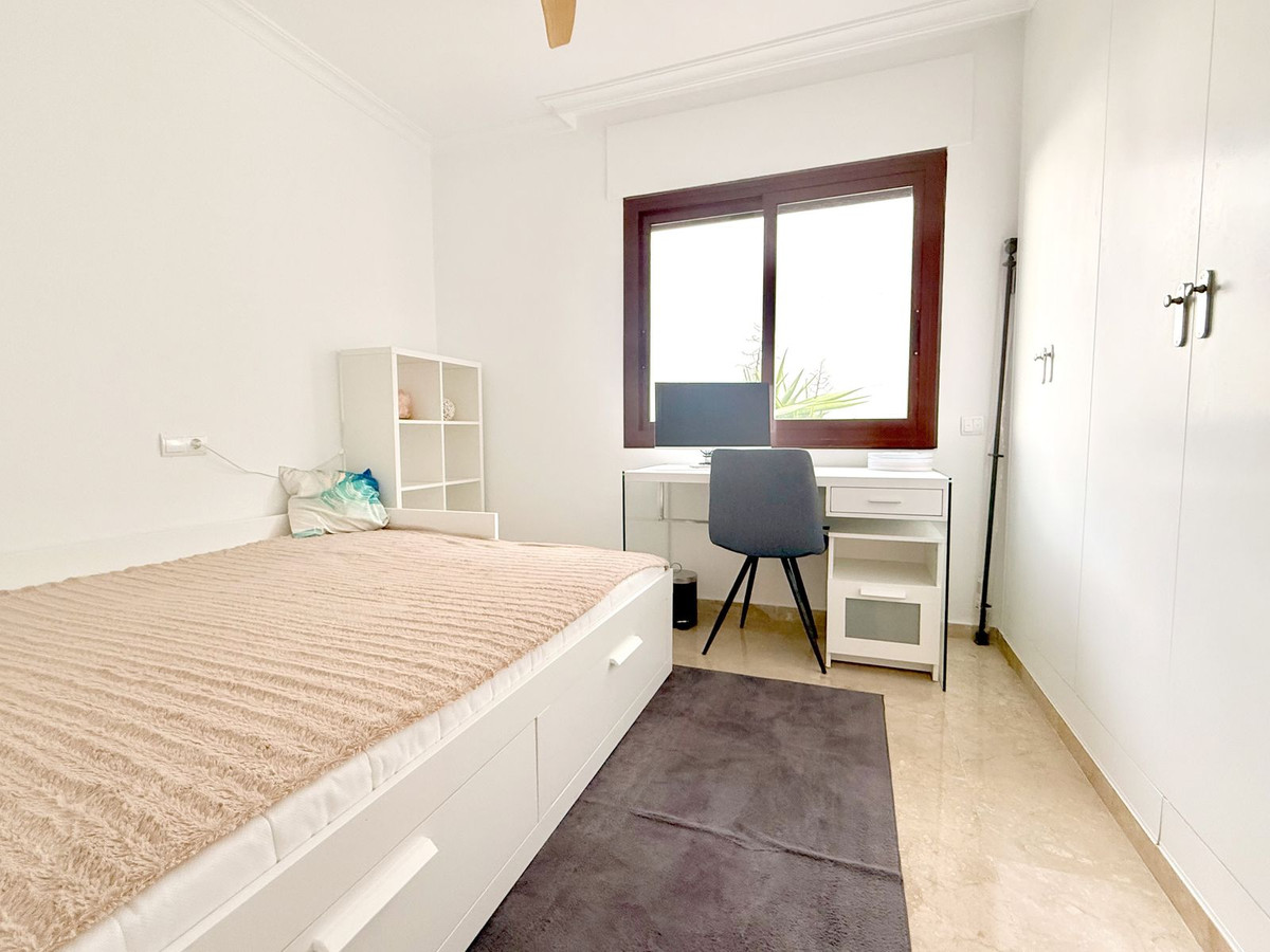 2 Bedroom Apartment for Sale in Marbella — view 8