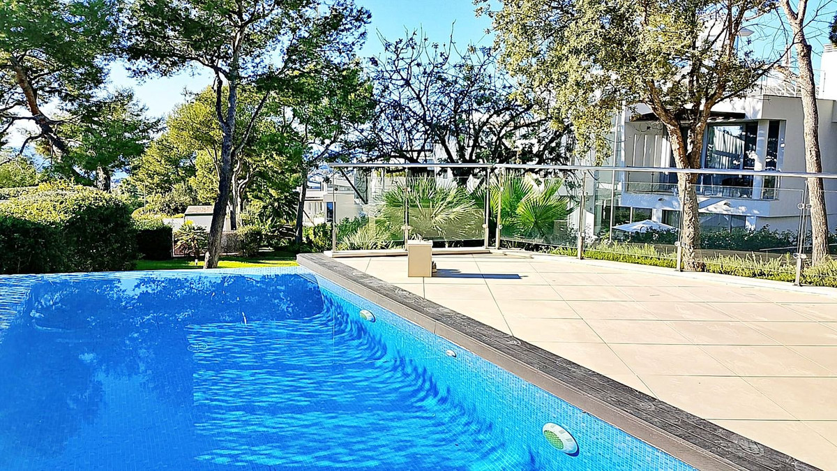 5 Bedroom Villa for Sale in Sierra Blanca — view 12