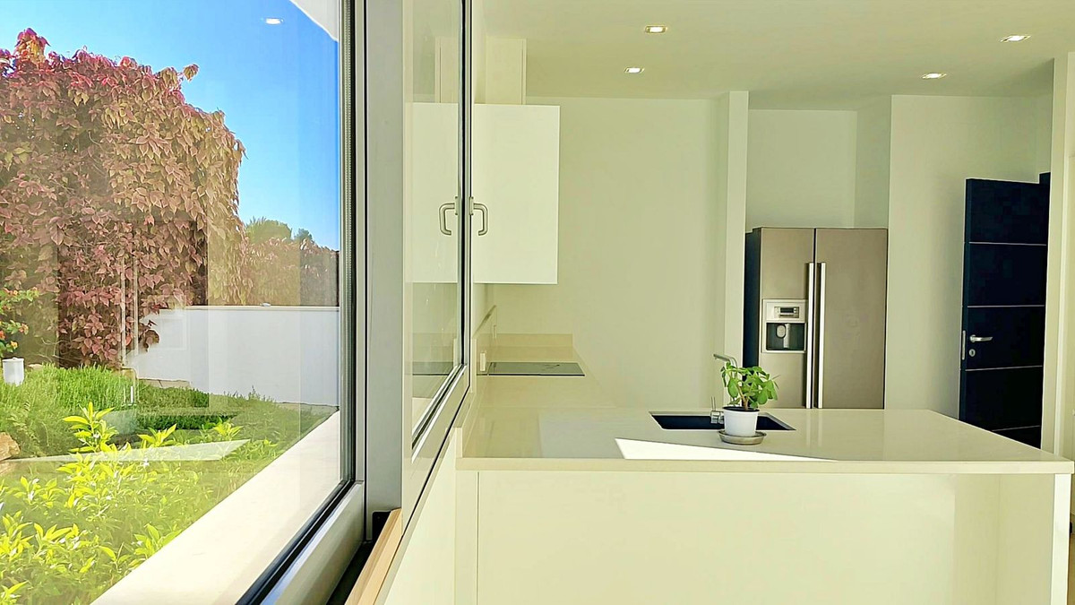 5 Bedroom Villa for Sale in Sierra Blanca — view 15