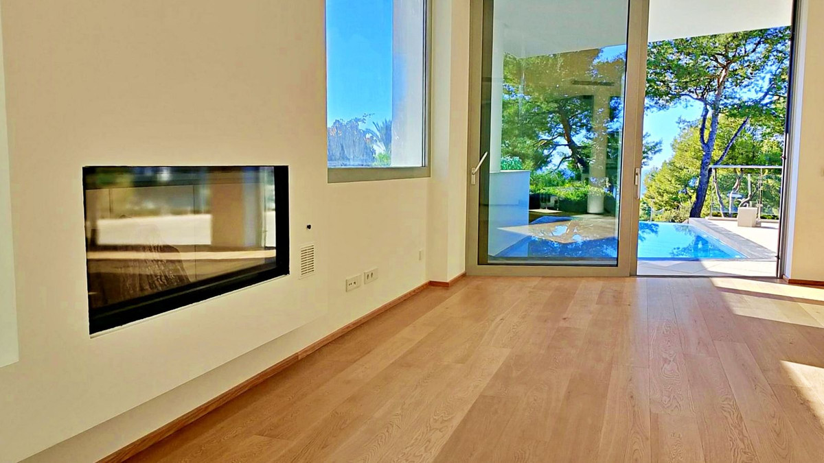 5 Bedroom Villa for Sale in Sierra Blanca — 7