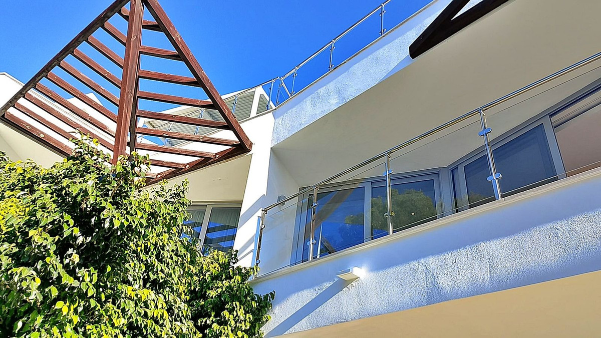 5 Bedroom Villa for Sale in Sierra Blanca — 9