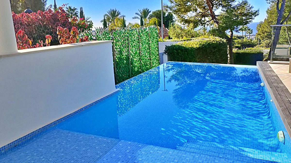 5 Bedroom Villa for Sale in Sierra Blanca — view 10