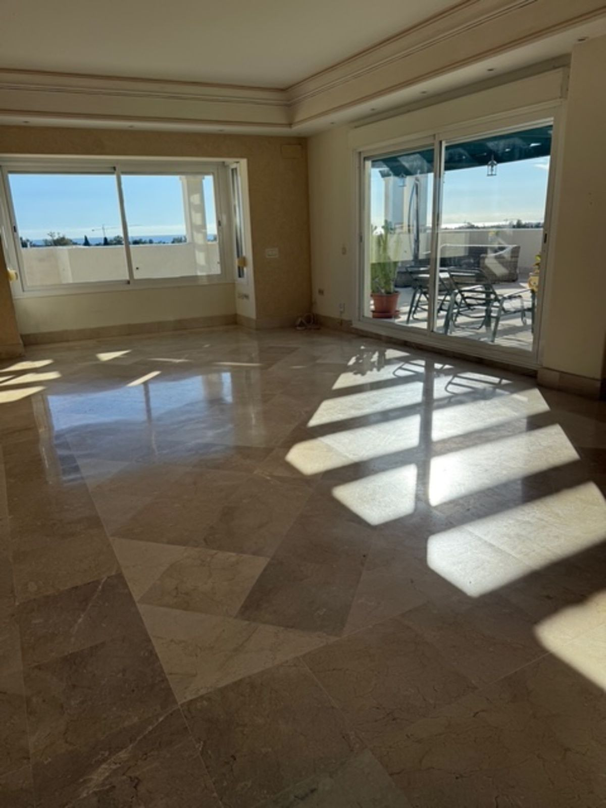 3 Bedroom Apartment for Sale in Nueva Andalucía — 5