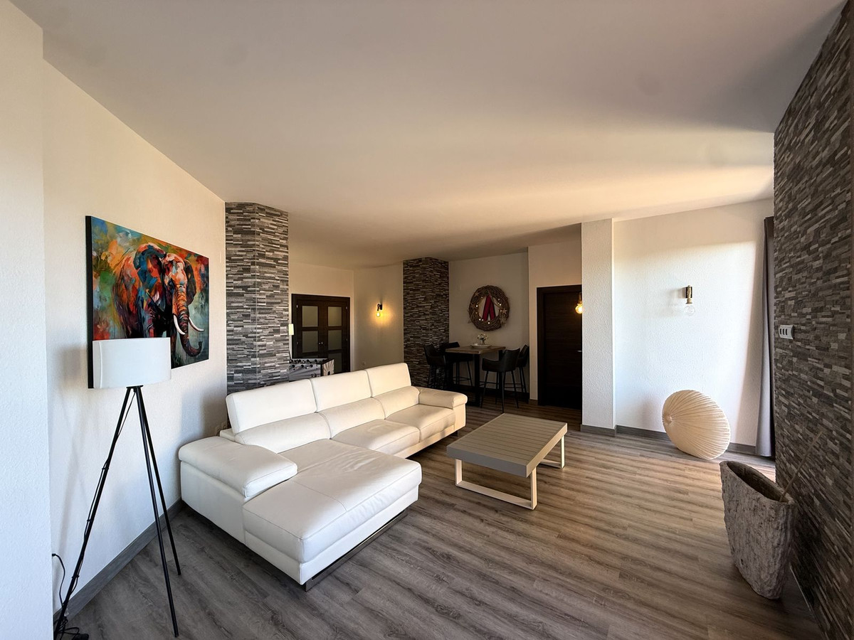 3 Bedroom Apartment for Sale in Estepona — 3