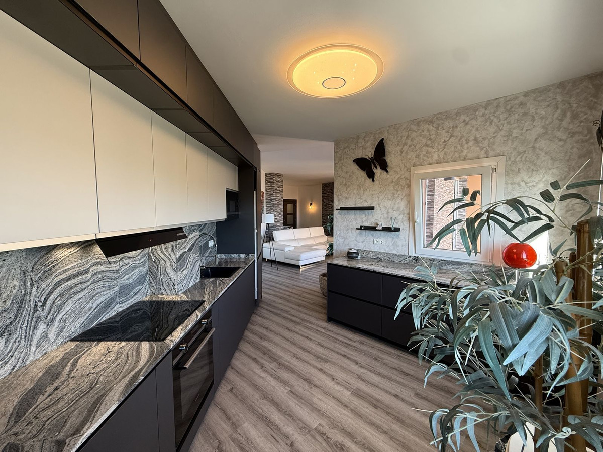 3 Bedroom Apartment for Sale in Estepona — 4
