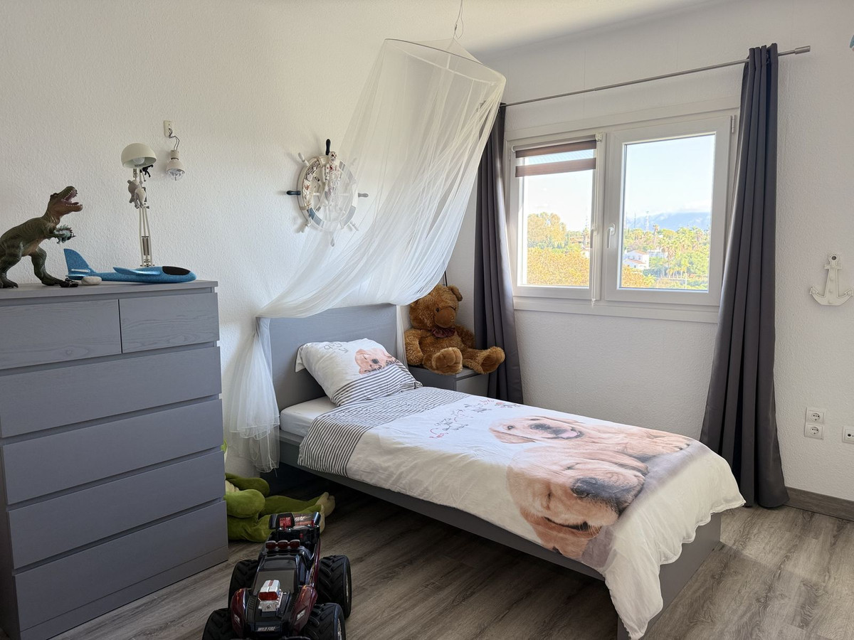 3 Bedroom Apartment for Sale in Estepona — 6