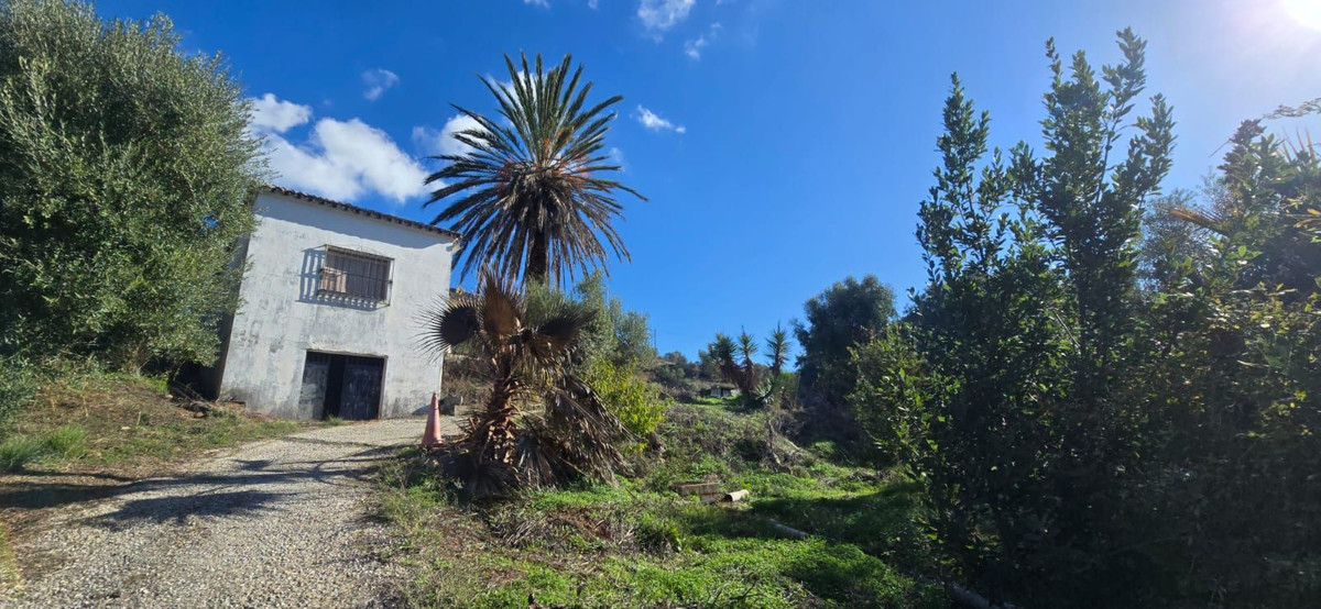 2 Bedroom Villa for Sale in Estepona — 8