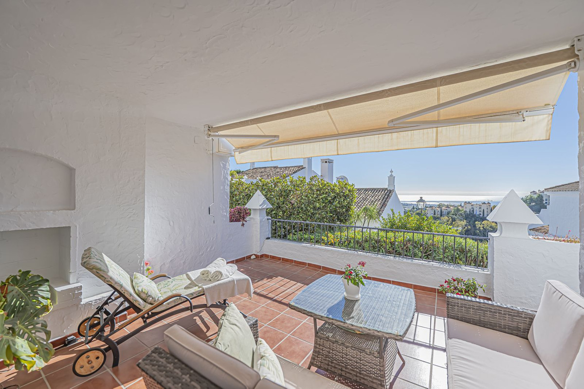 2 Bedroom Apartment for Sale in Benahavís