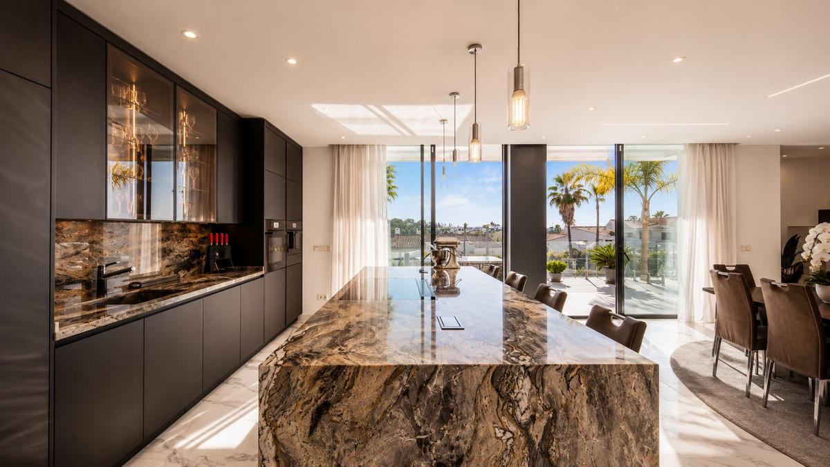 5 Bedroom Villa for Sale in El Paraiso — 7