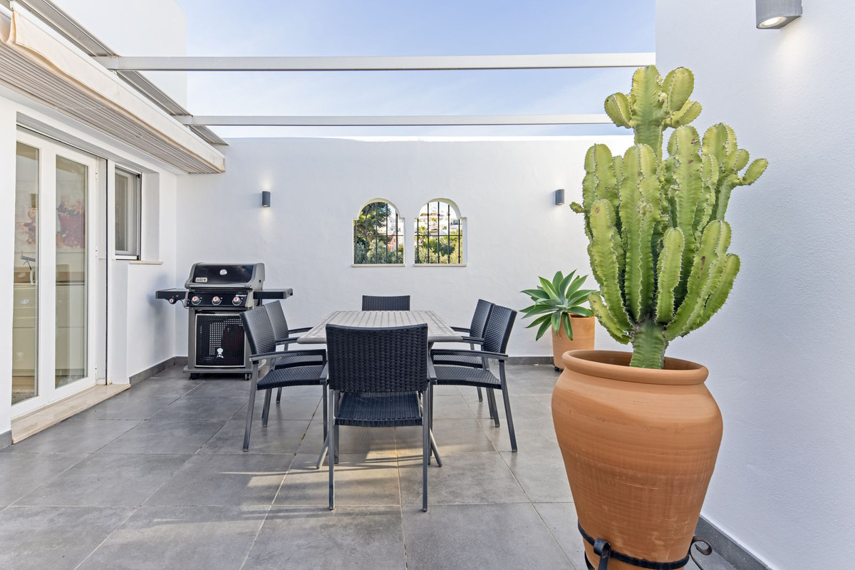 4 Bedroom Villa for Sale in Nueva Andalucía — 7