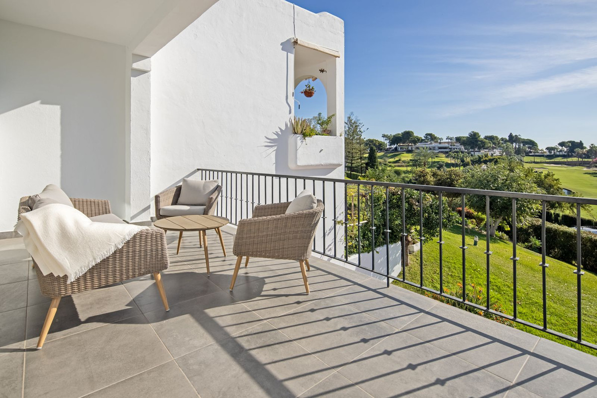 4 Bedroom Villa for Sale in Nueva Andalucía — 8