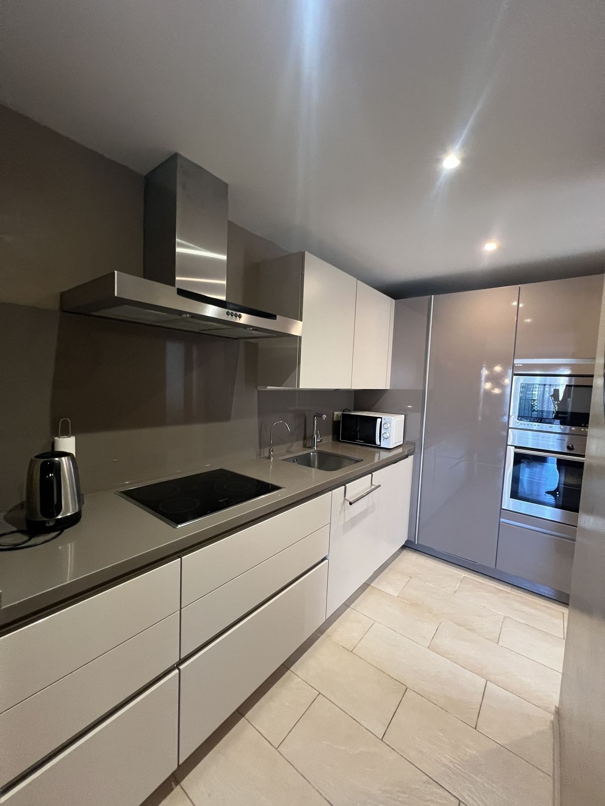 2 Bedroom Apartment for Sale in Puerto Banús — 6