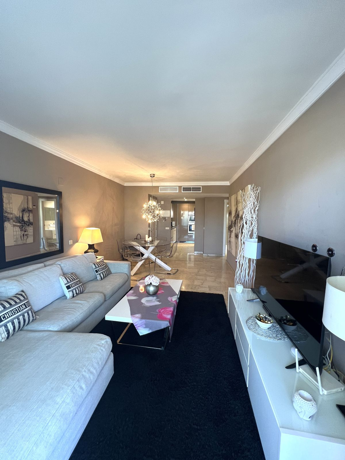 2 Bedroom Apartment for Sale in Puerto Banús — view 10