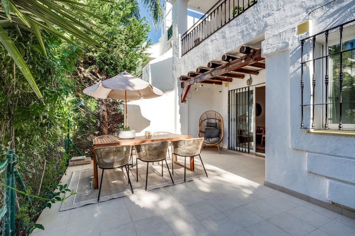 4 Bedroom Villa for Sale in Nueva Andalucía — 4