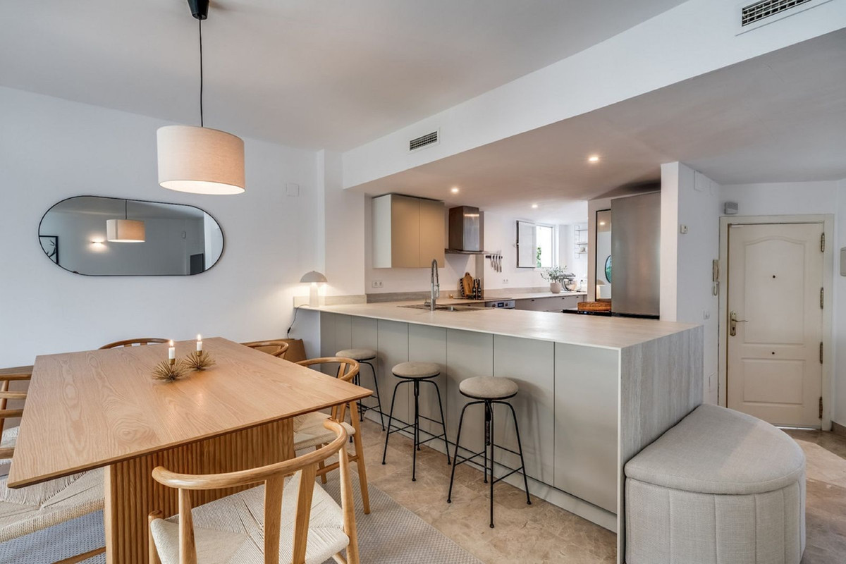 4 Bedroom Villa for Sale in Nueva Andalucía — 6