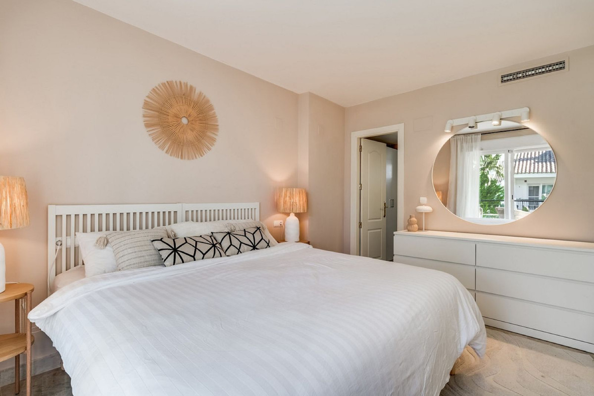 4 Bedroom Villa for Sale in Nueva Andalucía — view 10