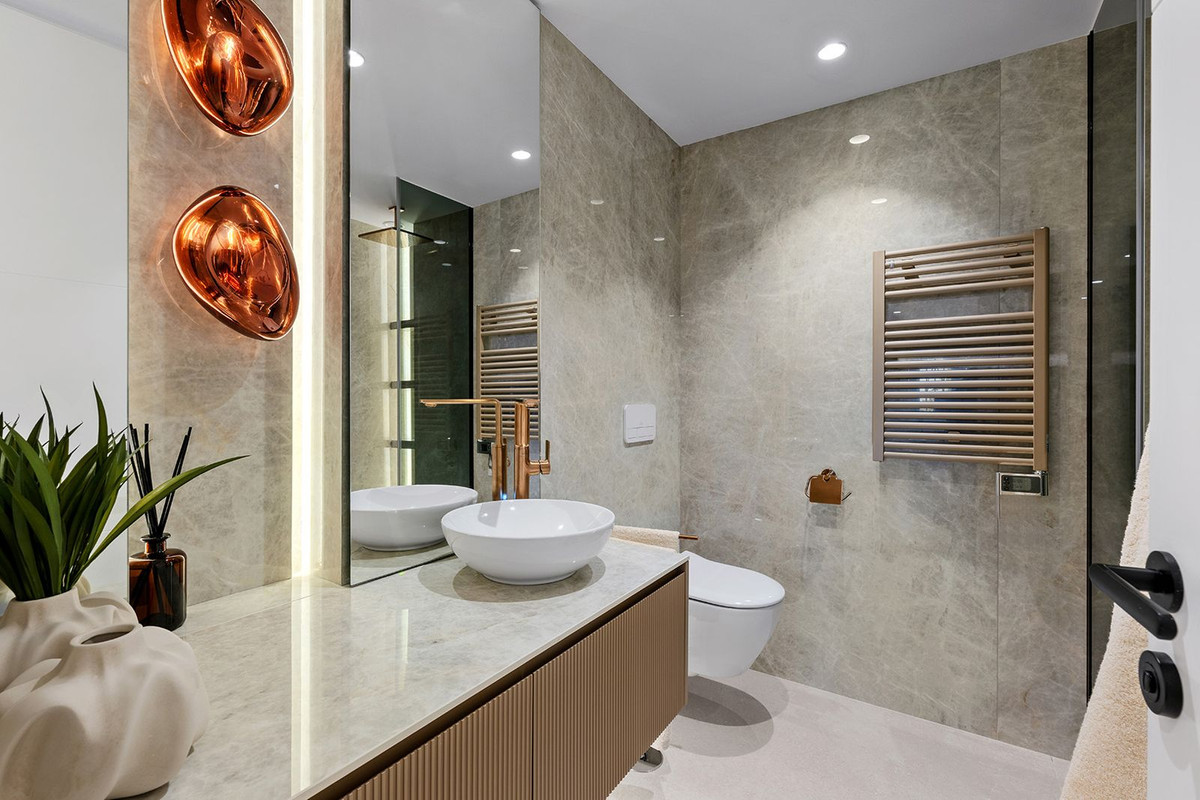 3 Bedroom Apartment for Sale in Estepona — view 13