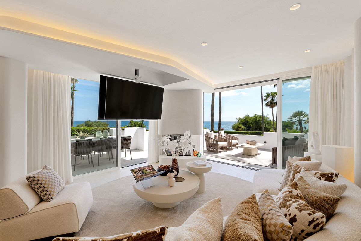 3 Bedroom Apartment for Sale in Estepona — 4