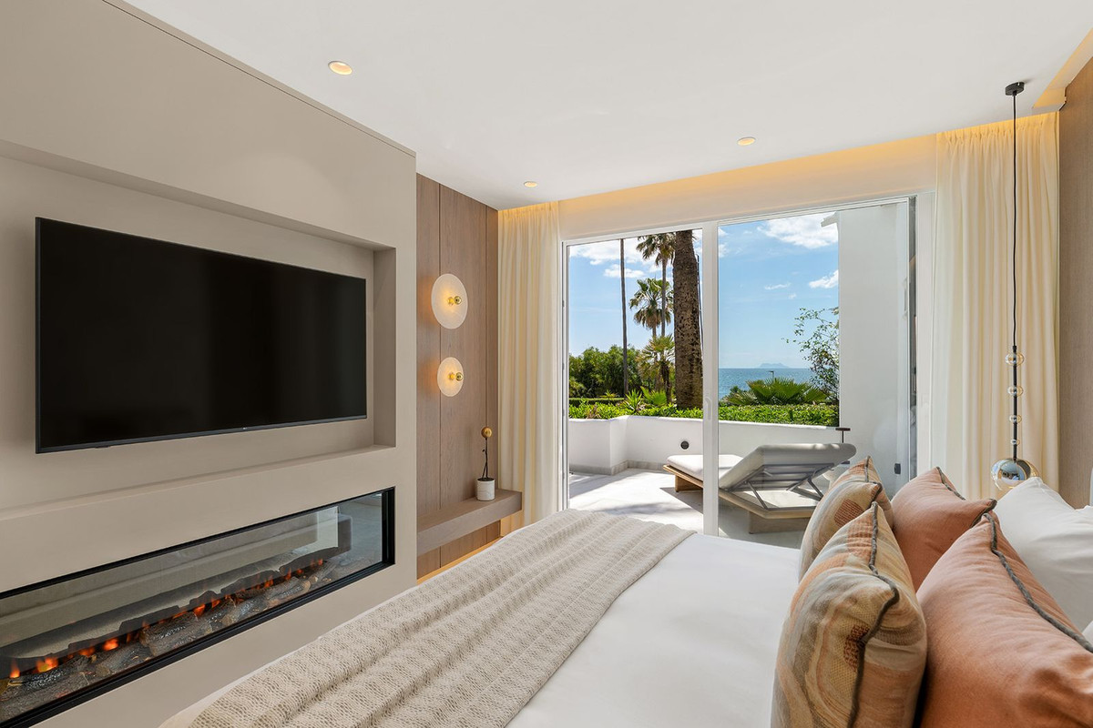 3 Bedroom Apartment for Sale in Estepona — 5