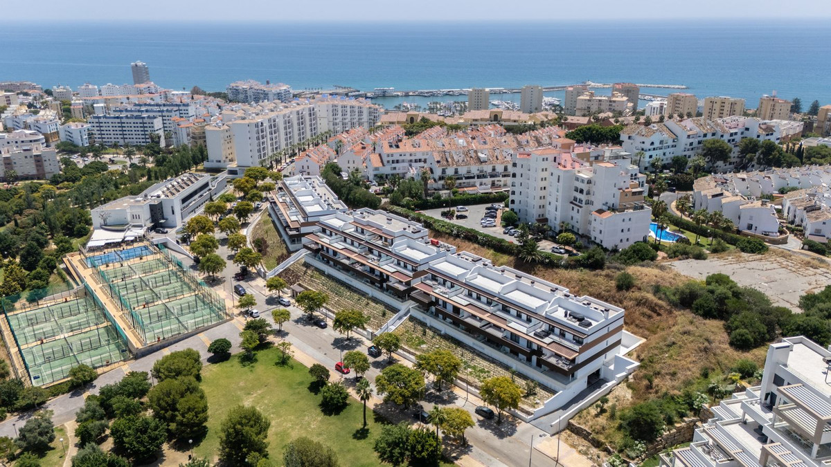 2 Bedroom Apartment for Sale in Estepona