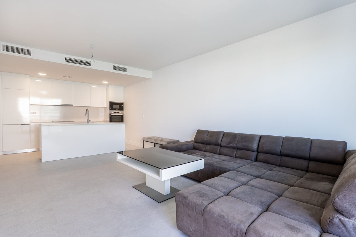 2 Bedroom Apartment for Sale in Estepona — 3