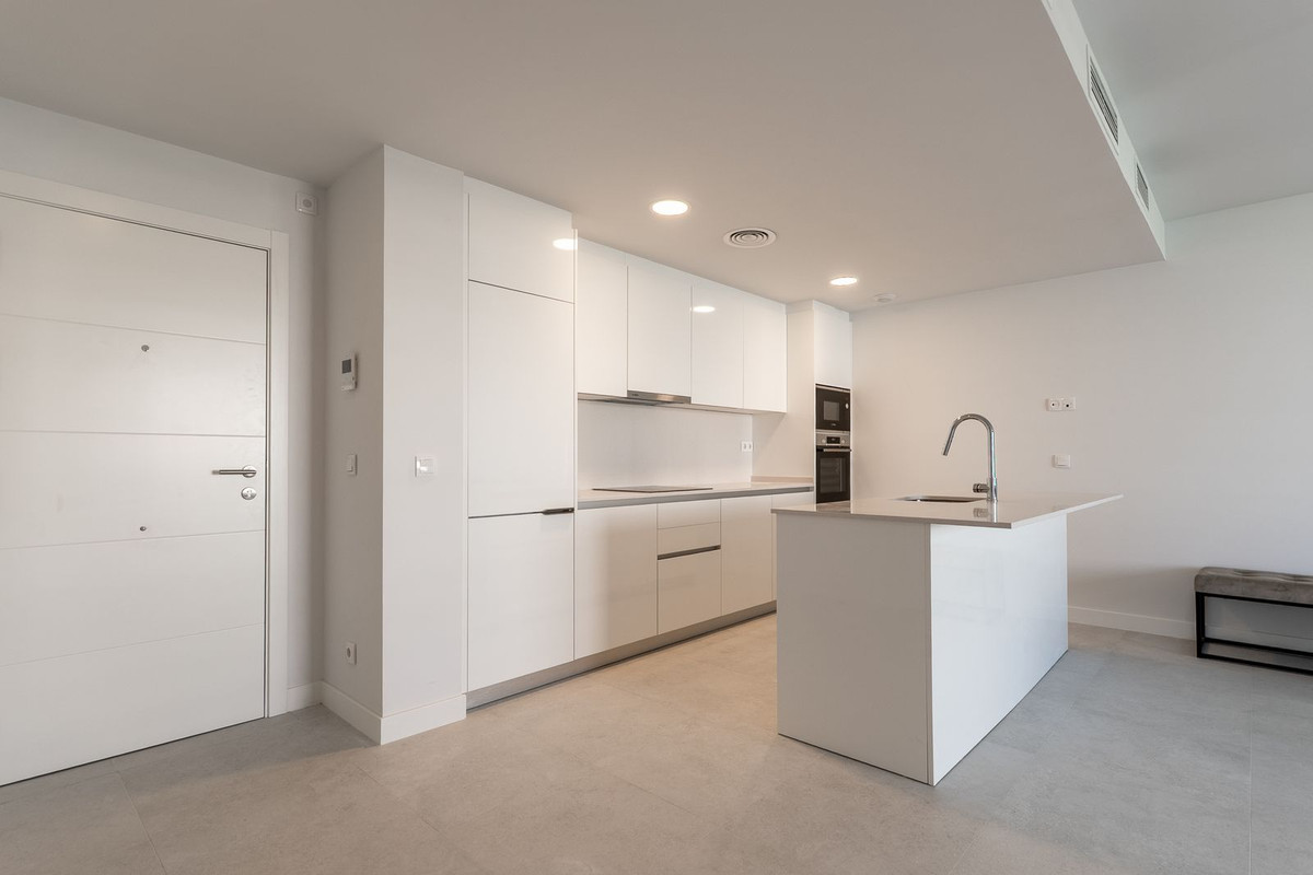 2 Bedroom Apartment for Sale in Estepona — 9