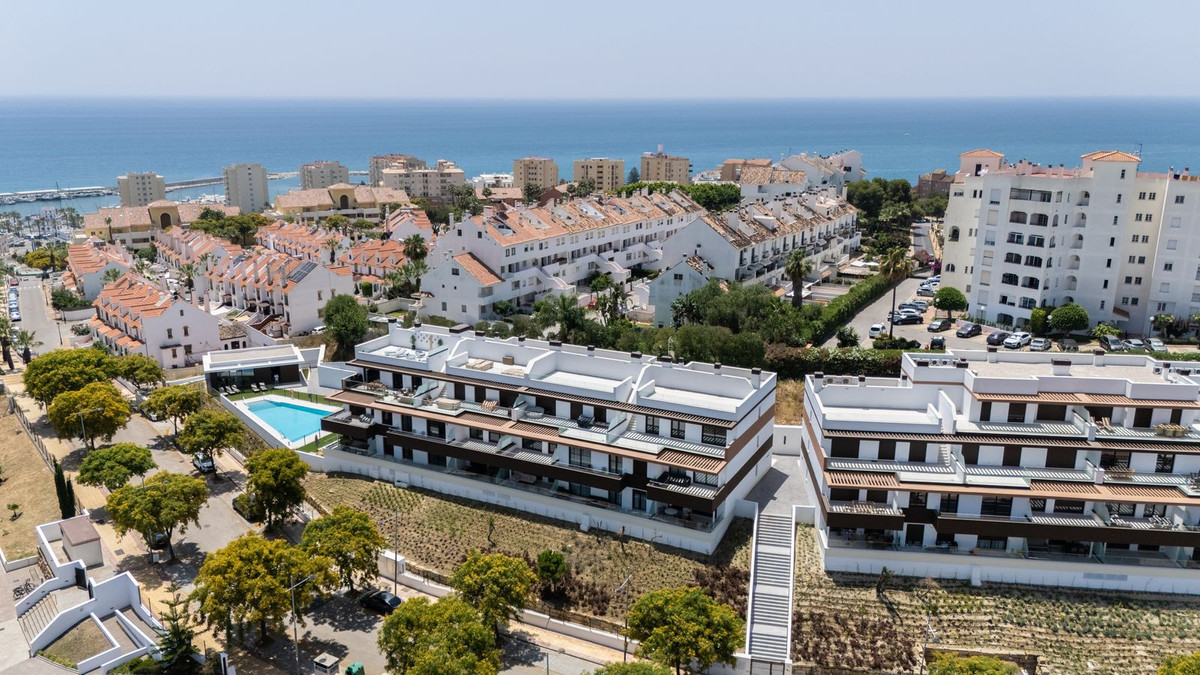 2 Bedroom Apartment for Sale in Estepona — view 10