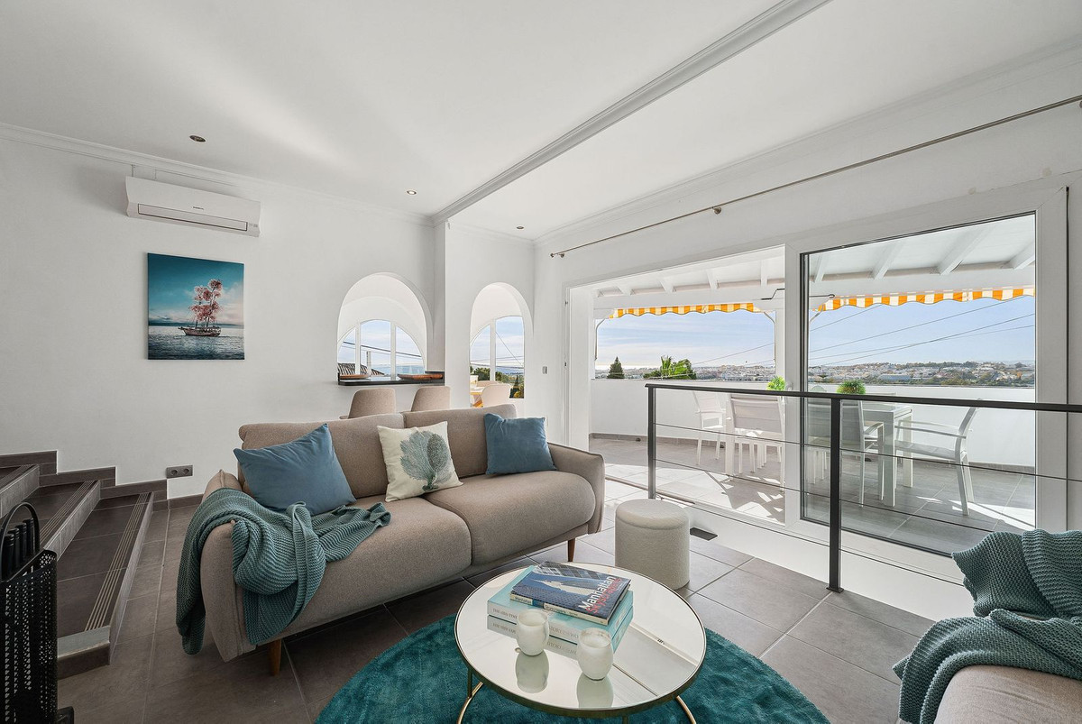 3 Bedroom Villa for Sale in Nueva Andalucía — 7