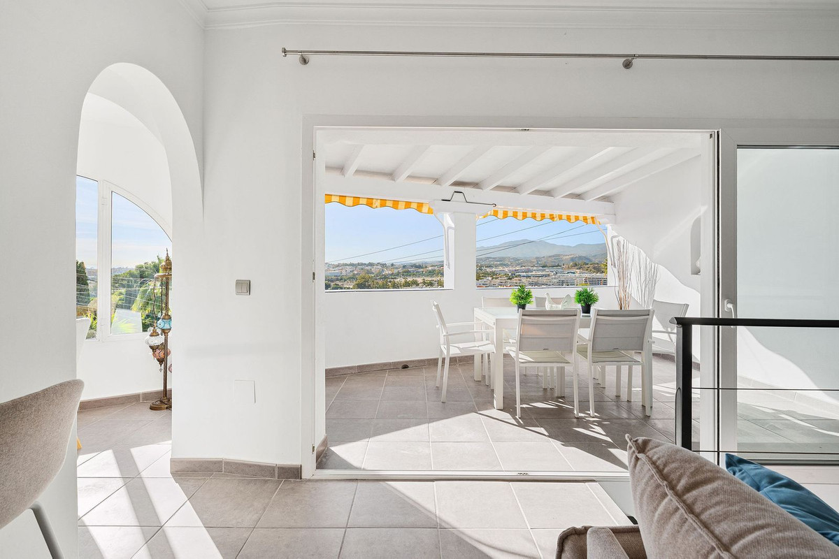 3 Bedroom Villa for Sale in Nueva Andalucía — view 10