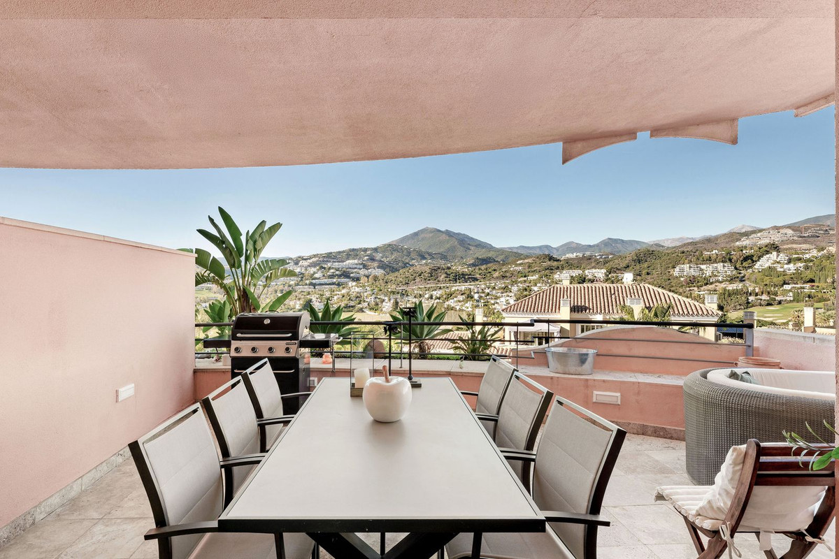 2 Bedroom Apartment for Sale in Nueva Andalucía — 3