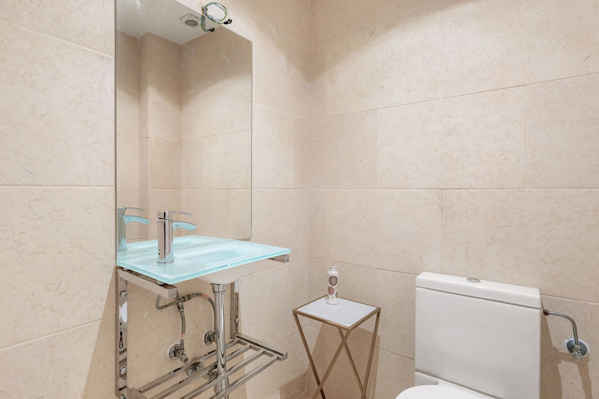 2 Bedroom Apartment for Sale in Nueva Andalucía — 8