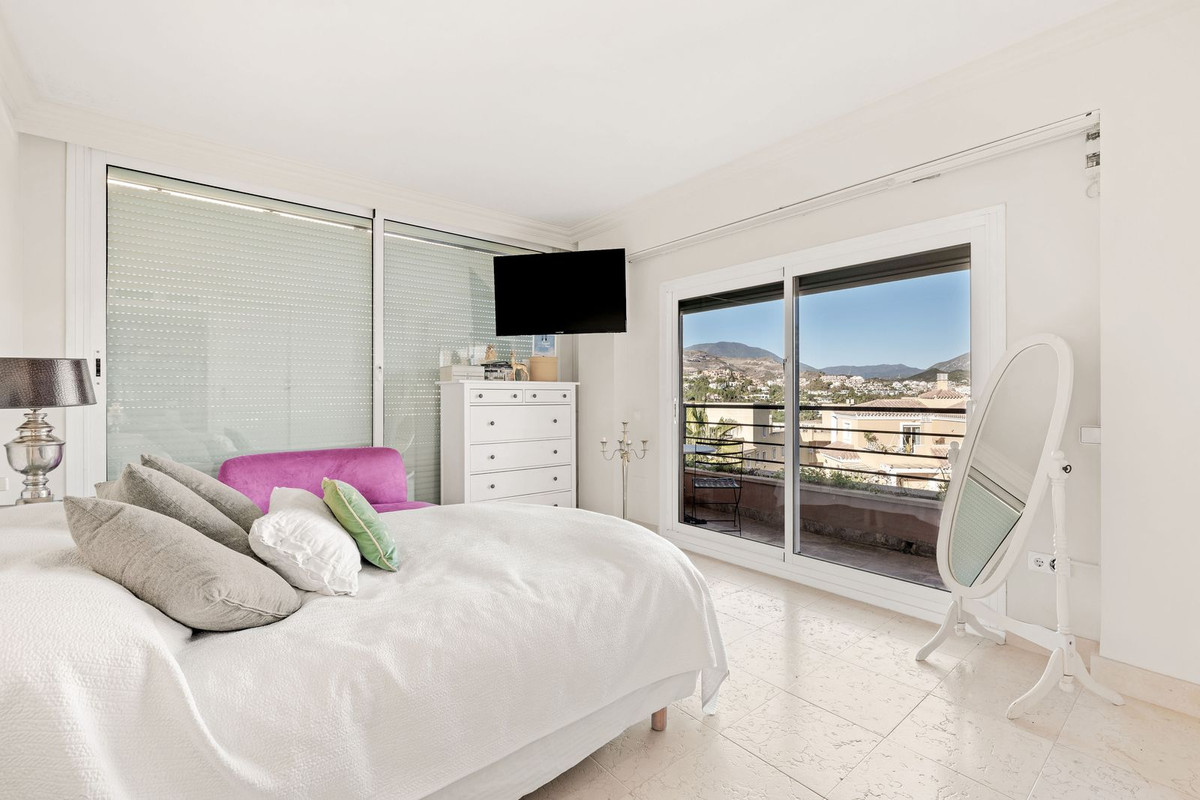 2 Bedroom Apartment for Sale in Nueva Andalucía — view 10