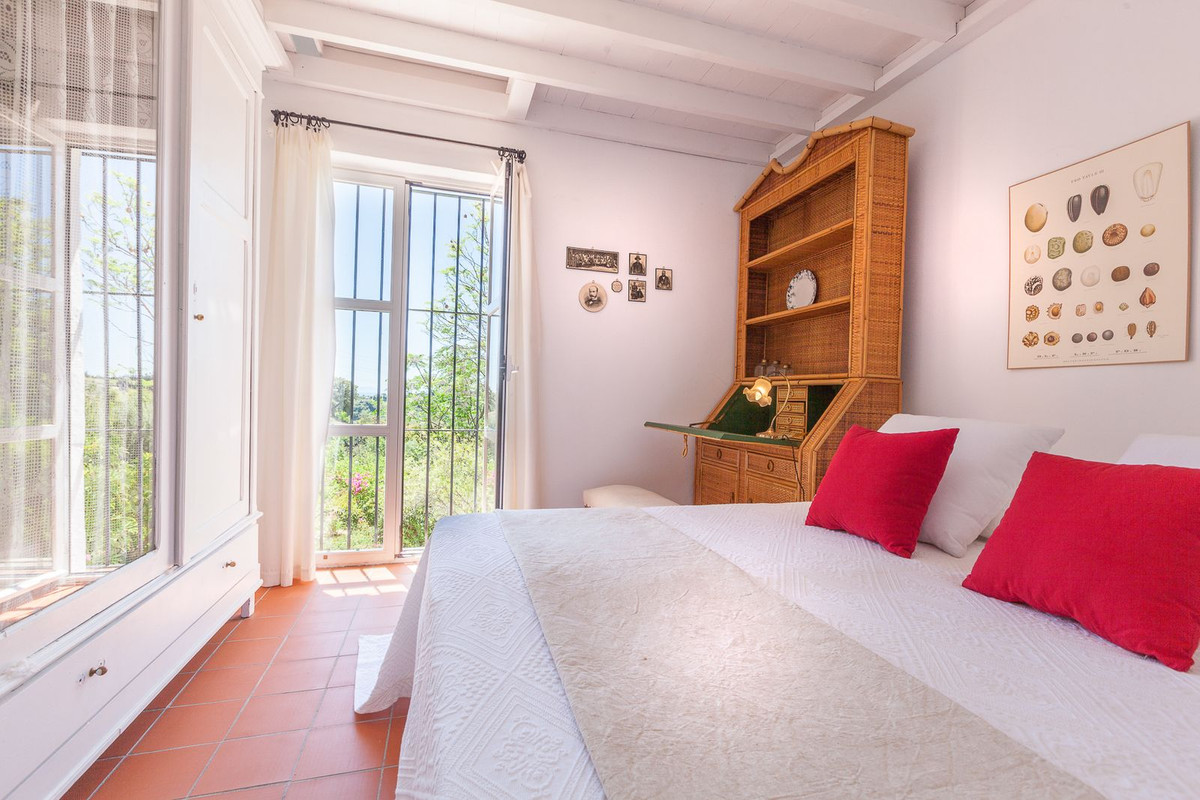 3 Bedroom Villa for Sale in Estepona — 3