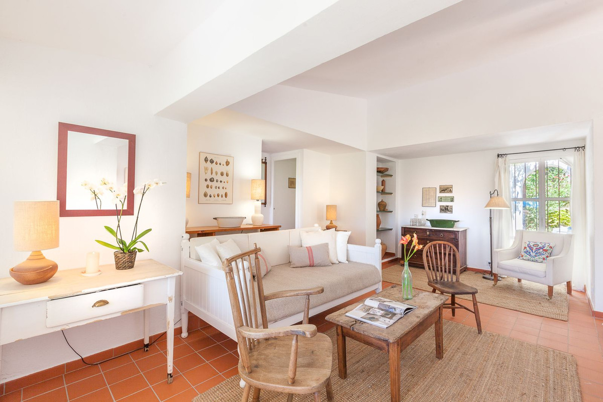 3 Bedroom Villa for Sale in Estepona — 6