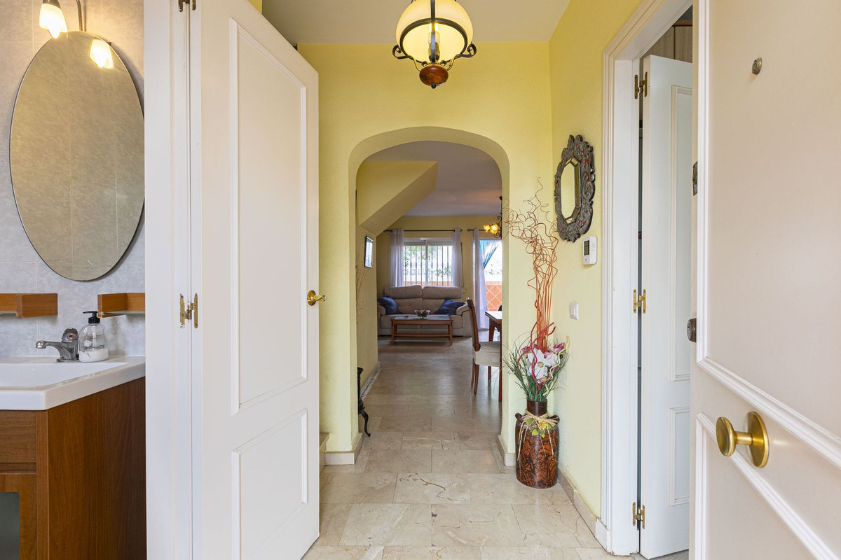 6 Bedroom Villa for Sale in Marbella — 7