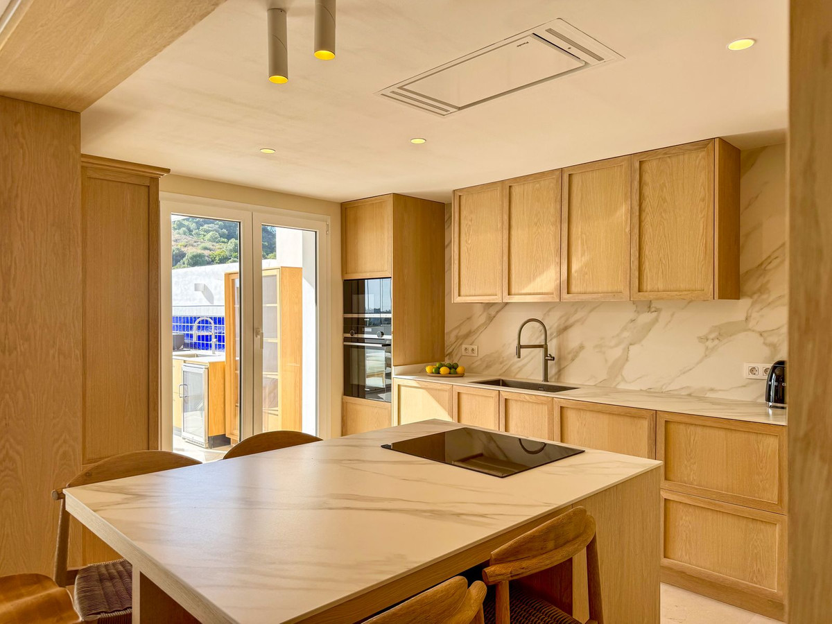 3 Bedroom Apartment for Sale in Nueva Andalucía — 4