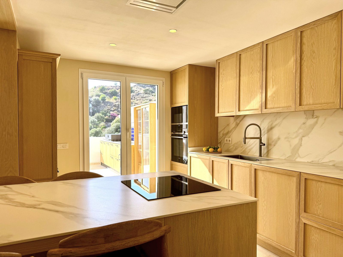 3 Bedroom Apartment for Sale in Nueva Andalucía — 5