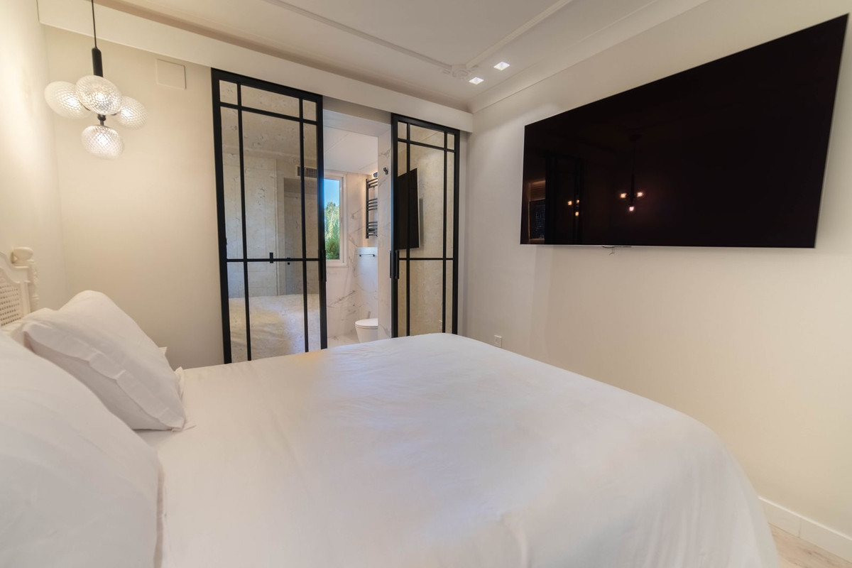 2 Bedroom Apartment for Sale in Marbella — view 12