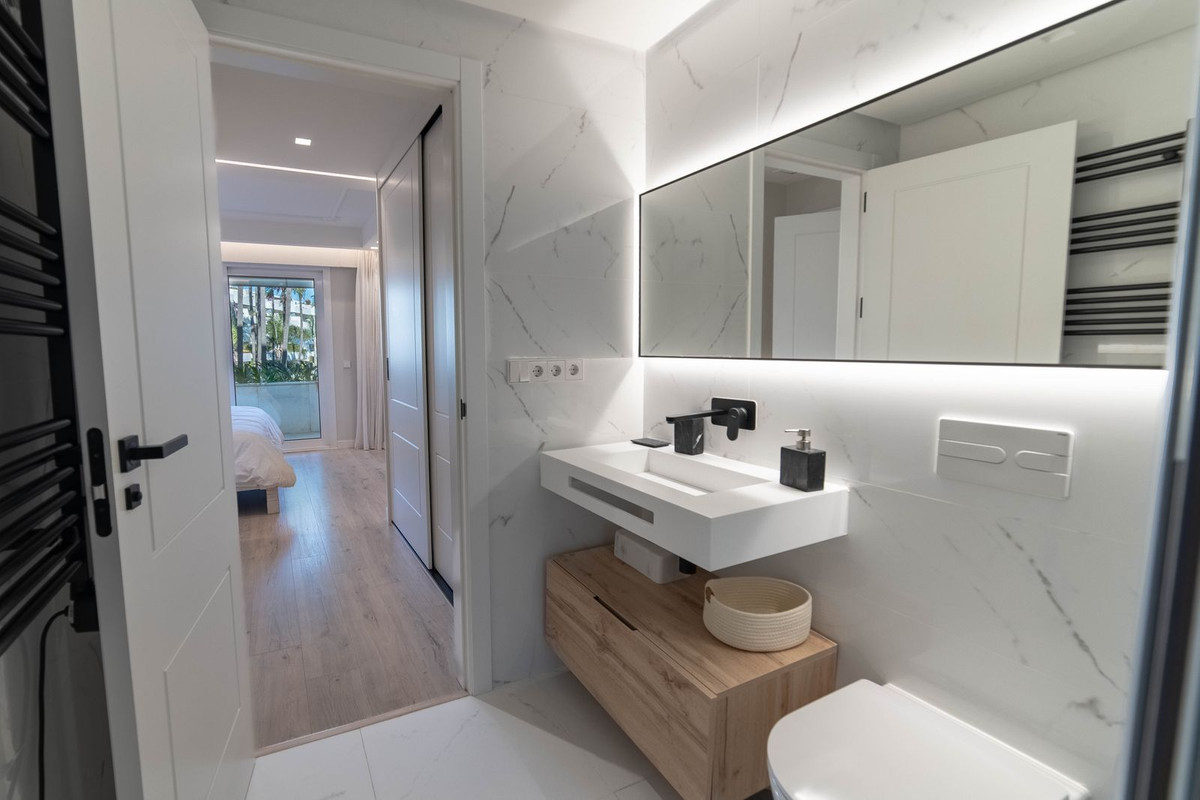 2 Bedroom Apartment for Sale in Marbella — view 20