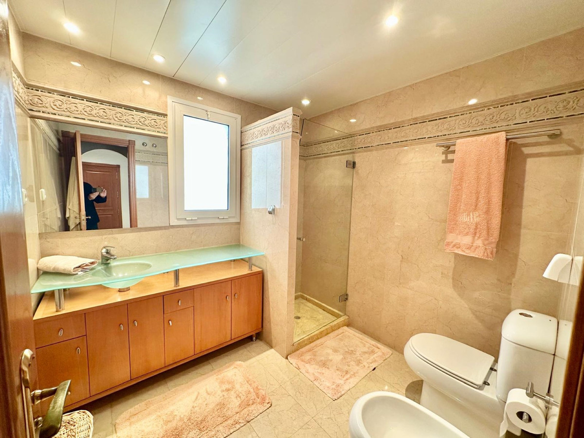 2 Bedroom Apartment for Sale in Nueva Andalucía — view 13