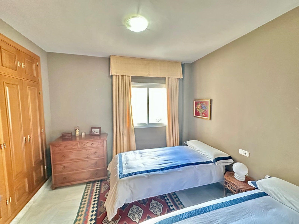 2 Bedroom Apartment for Sale in Nueva Andalucía — view 14
